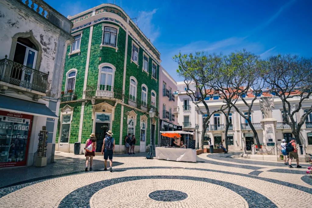 náměstí ve měste lagos v portugalsku